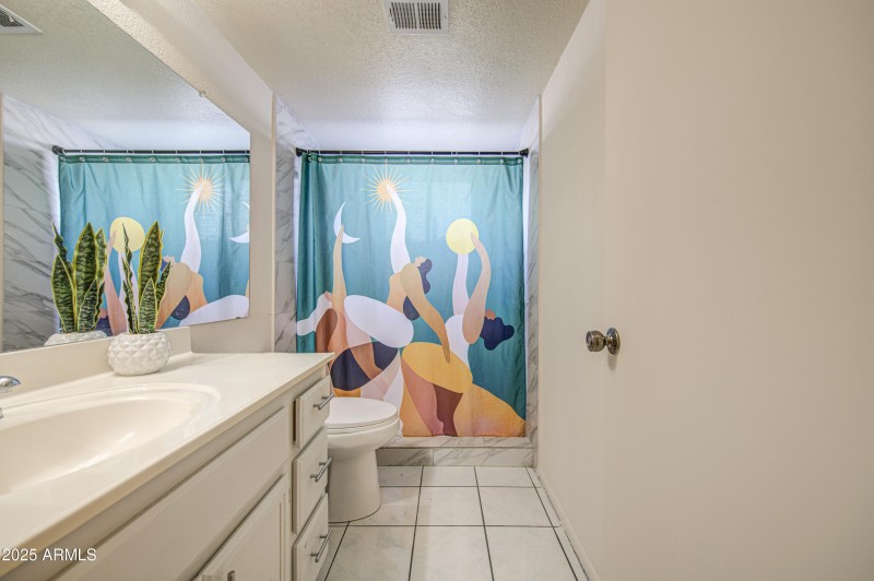 Bathroom 2-pic 1