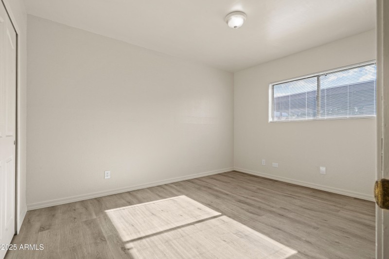 2 Interior 21