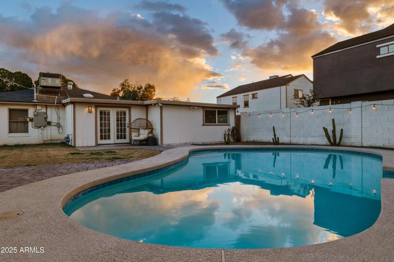 Backyard w/ heated diving Pool