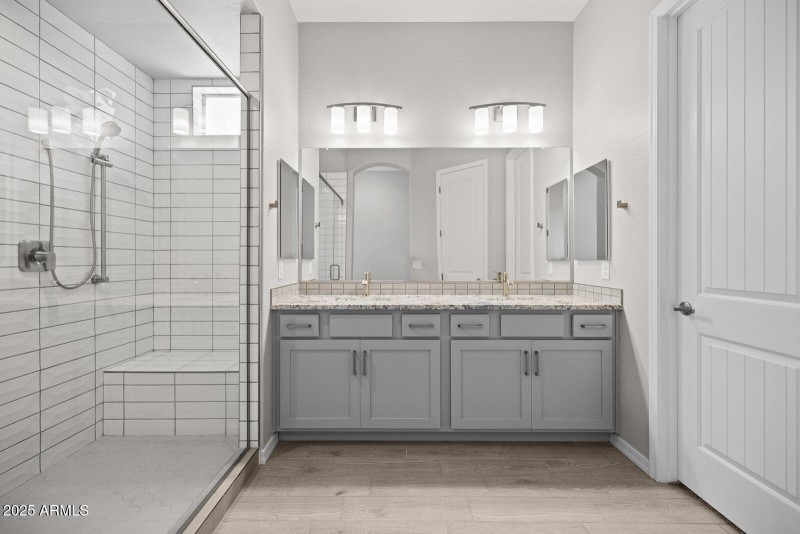 Master Vanity