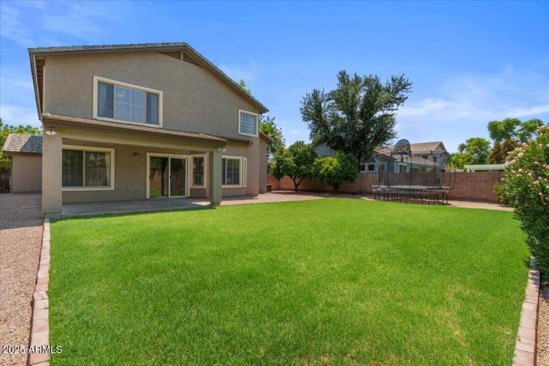 A 9,000SF lot!