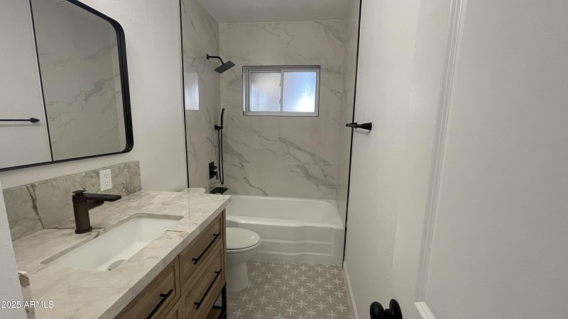 hallway bath1