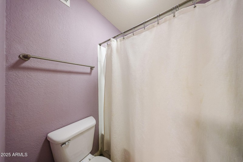 Separate Tub/Toilet
