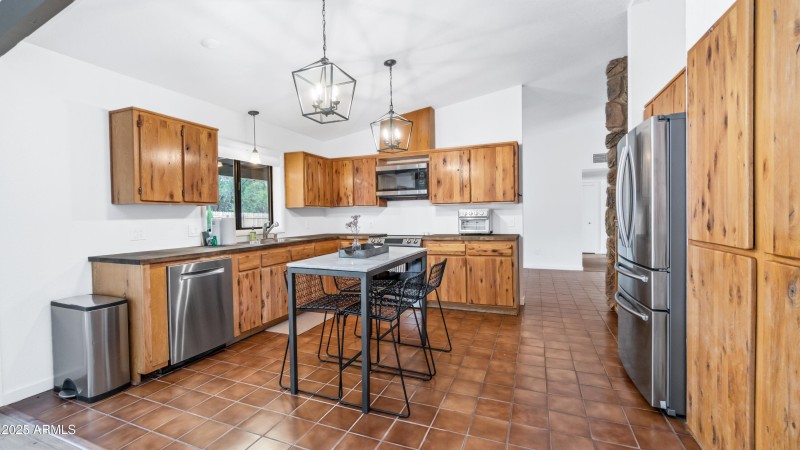 60 Gunsight Hills Dr-21