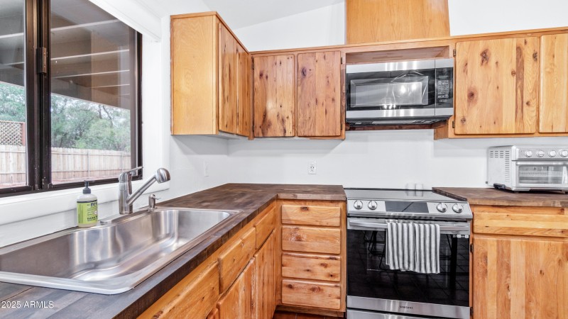 60 Gunsight Hills Dr-24
