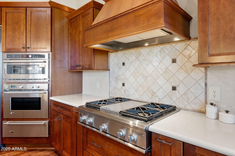 Kitchen Oven and Cooktop