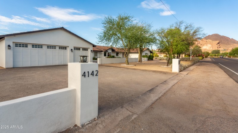 3 Car Garage