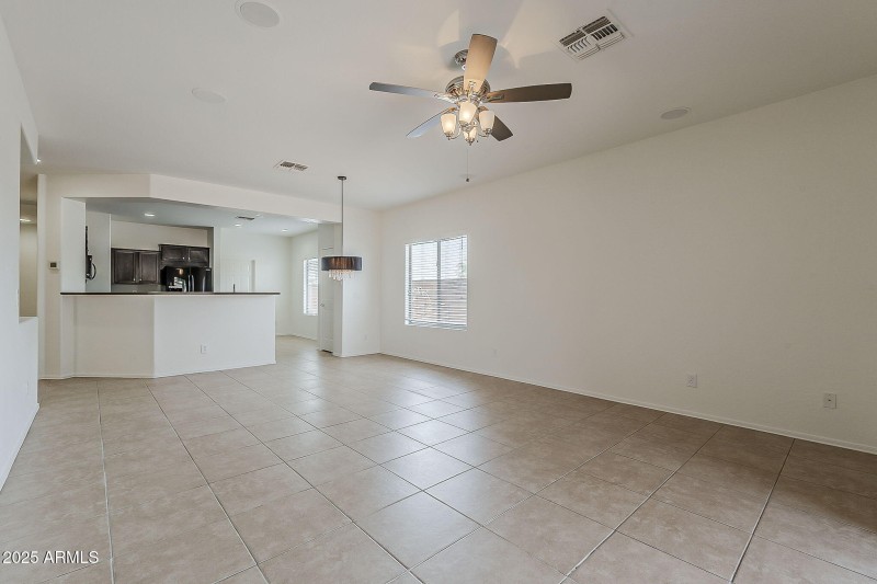 19-web-or-mls-Candlewood-19