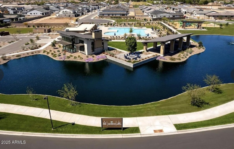 Pool Center North
