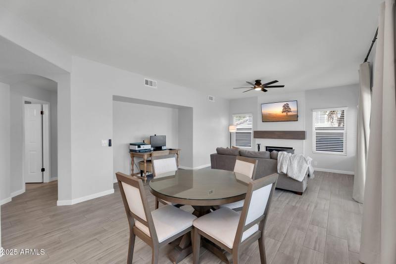 Eat-in Kitchen