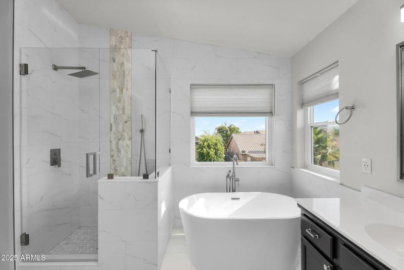 Separate Tub/Shower