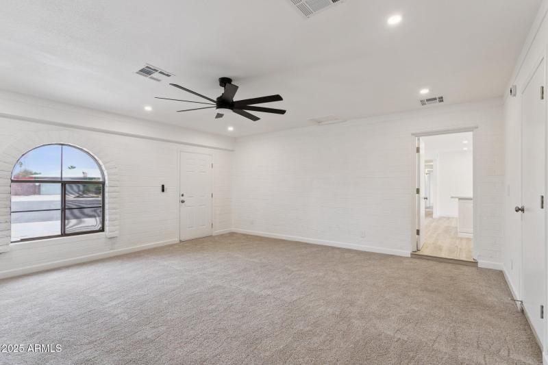 19-web-or-mls-18045-n-20th-ln