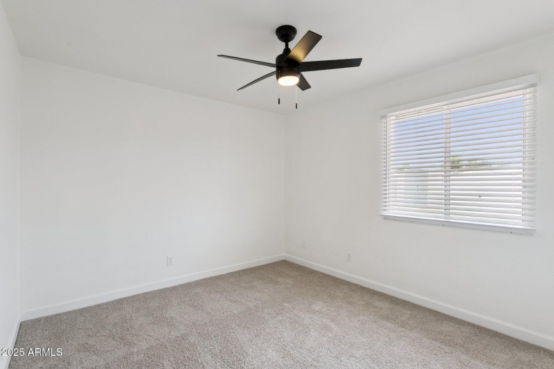 26-web-or-mls-18045-n-20th-ln