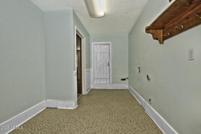 Laundry Room-035-042-1500x1000