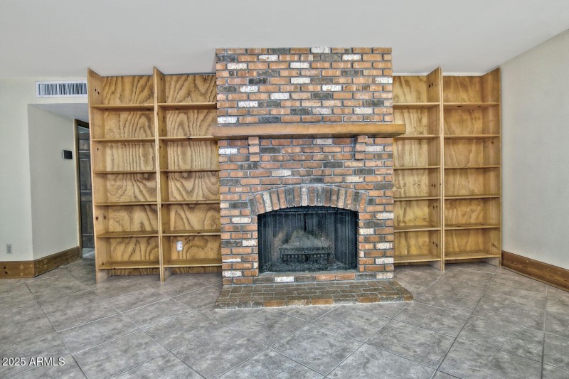 Woodburning Fireplace-010-004-1500x1000