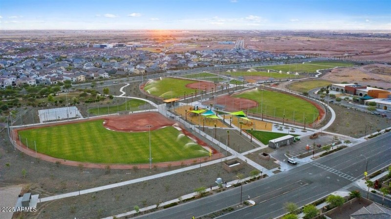 eastmark-great-park-decorative