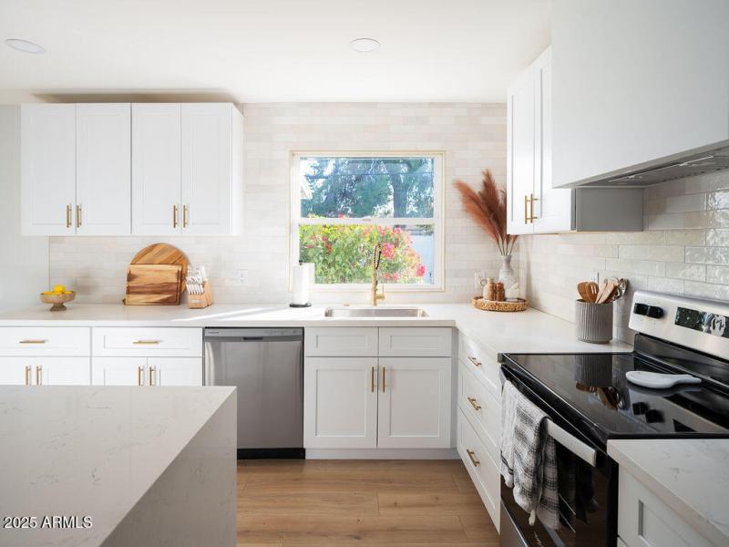 PROPERTYIMAGECO_8335EHubbellSt_WEB-17