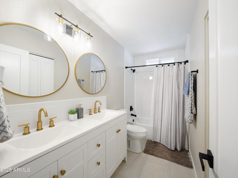 PROPERTYIMAGECO_8731EColumbusAve_WEB_17