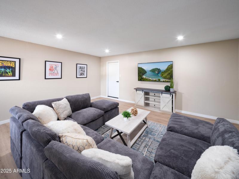 PROPERTYIMAGECO_8731EColumbusAve_WEB-38