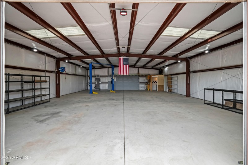 Shop/Garage