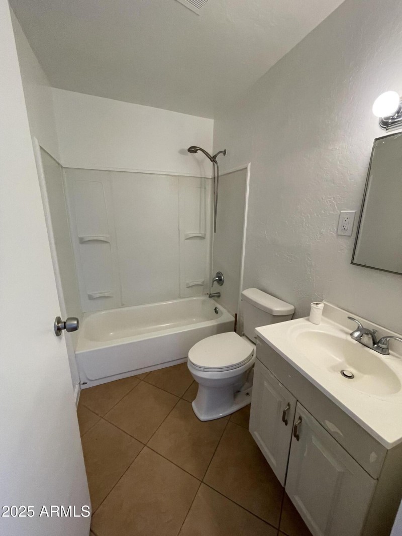 BATH IN UNIT 2