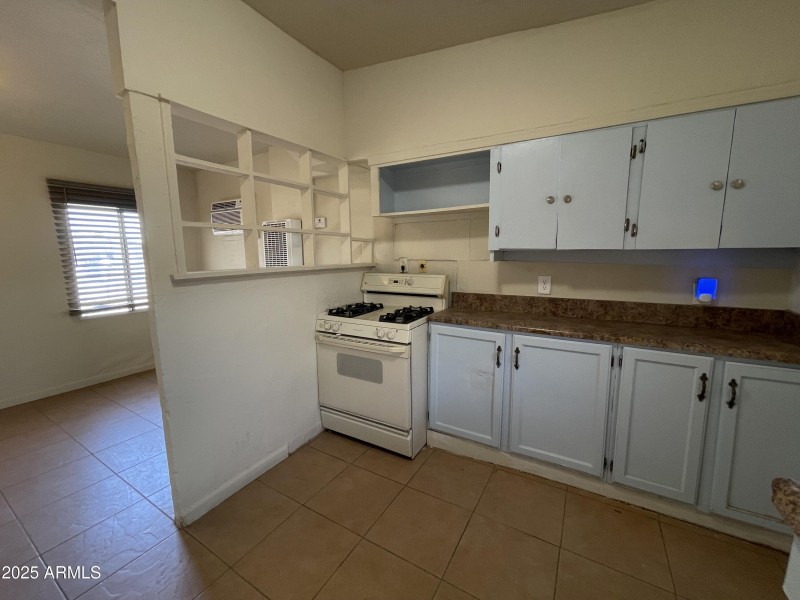 UNIT 1 KITCHEN