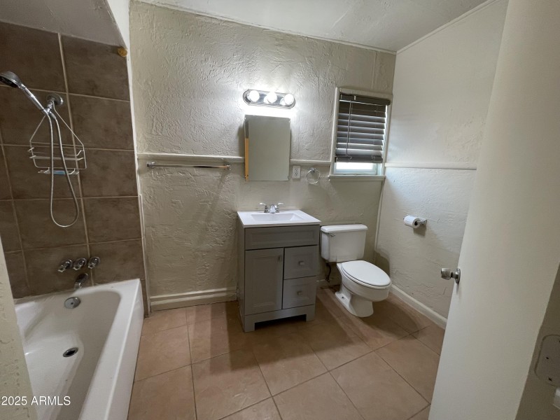 HALL BATH UNIT 1