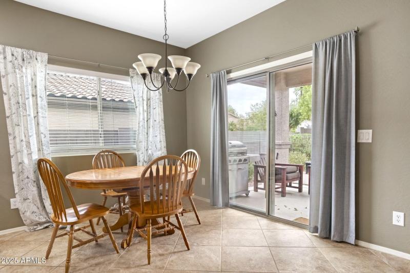 large-019819bd-68d8-71f0-b2d7-42624c4144