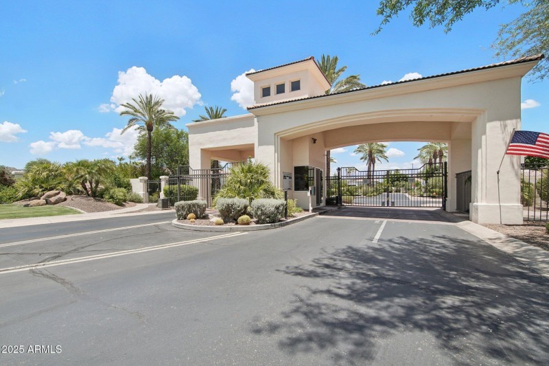 7600 Lincoln guard gate