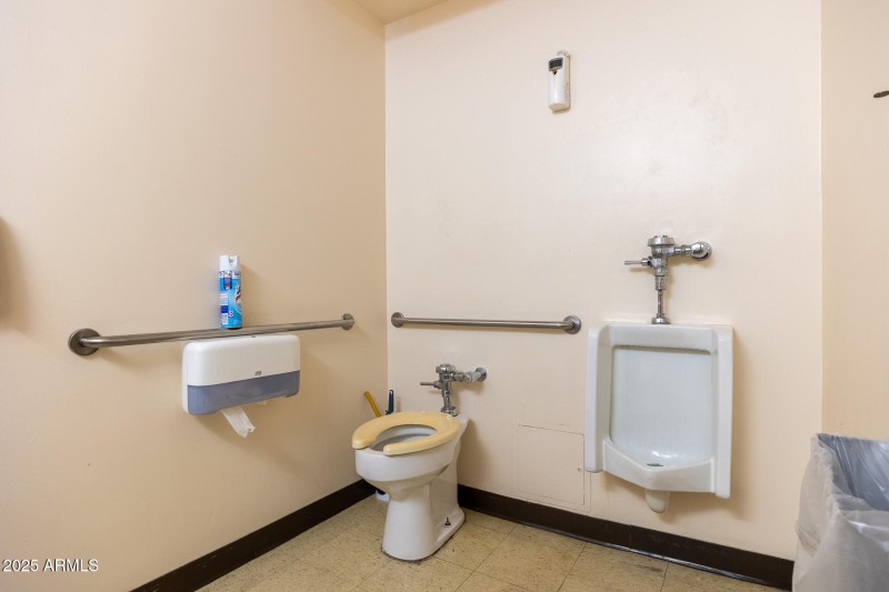 Men_s Restroom
