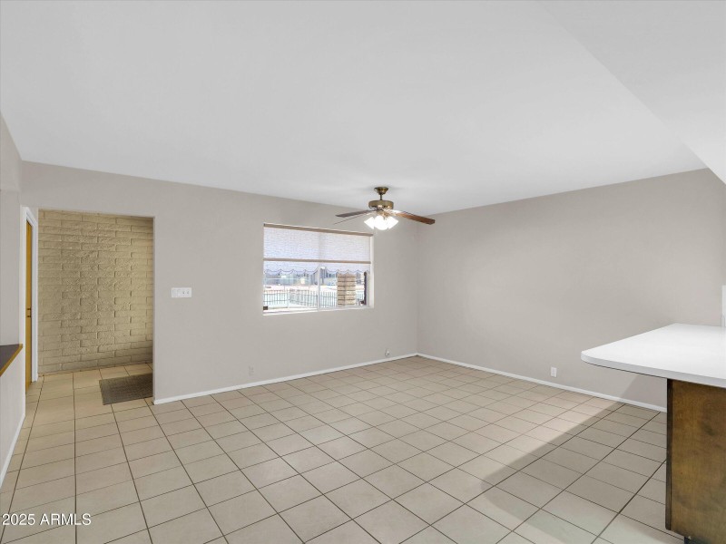 04-733 E Hatcher Rd-4