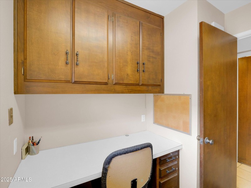 32-733 E Hatcher Rd-32