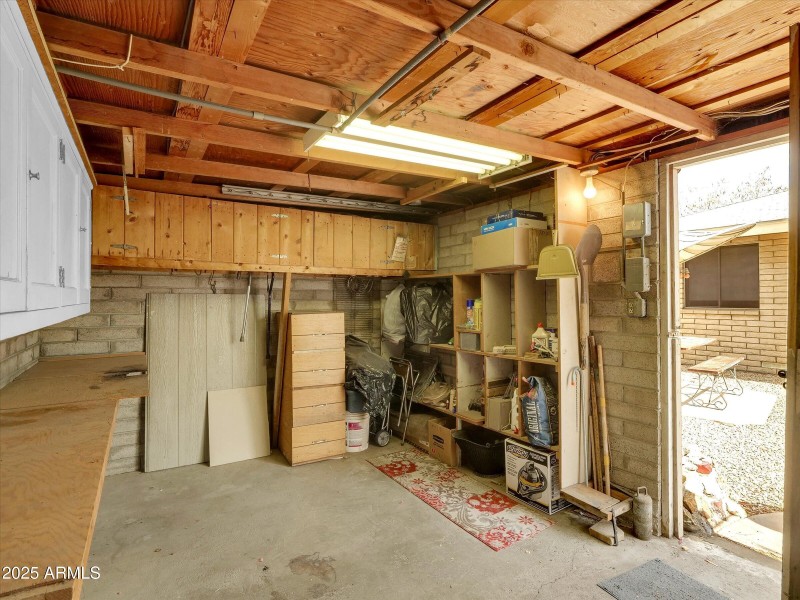 46-733 E Hatcher Rd-46