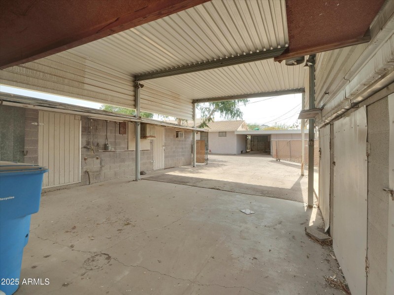 63-733 E Hatcher Rd-63
