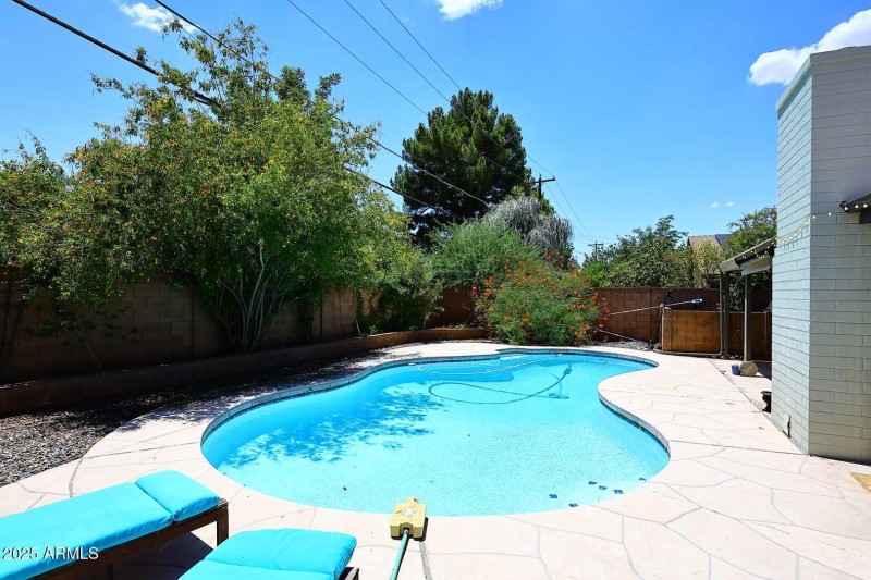 Pool2