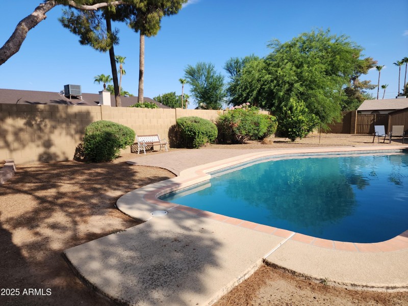 POOL H