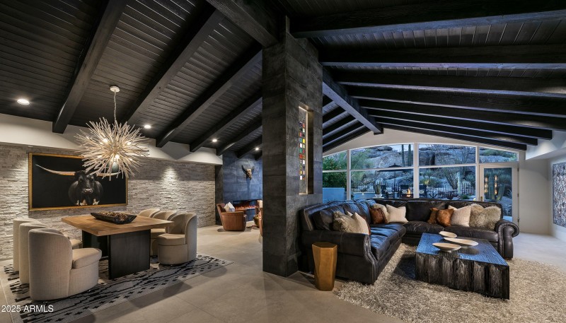 Desert Modern Lodge
