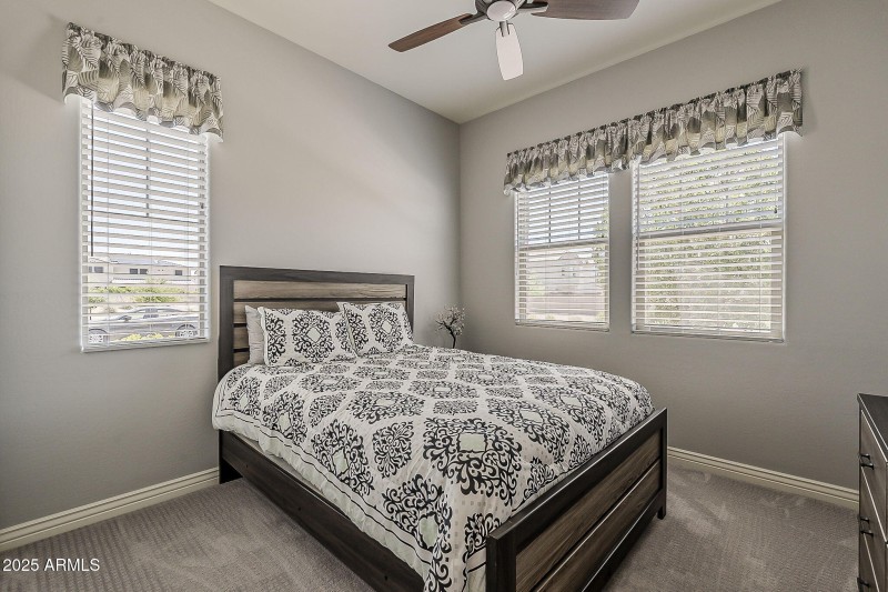 38-web-or-mls-Smoketree-38