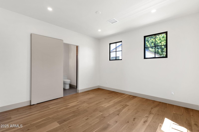 Bedroom w: Ensuite