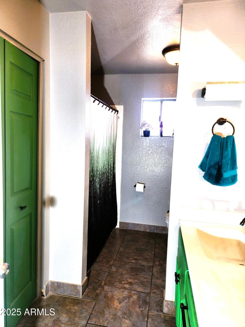 HALL BATH 3