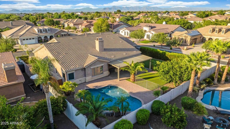 Spacious backyard