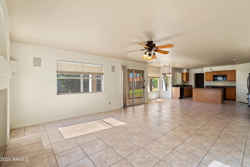 17-Dining Area