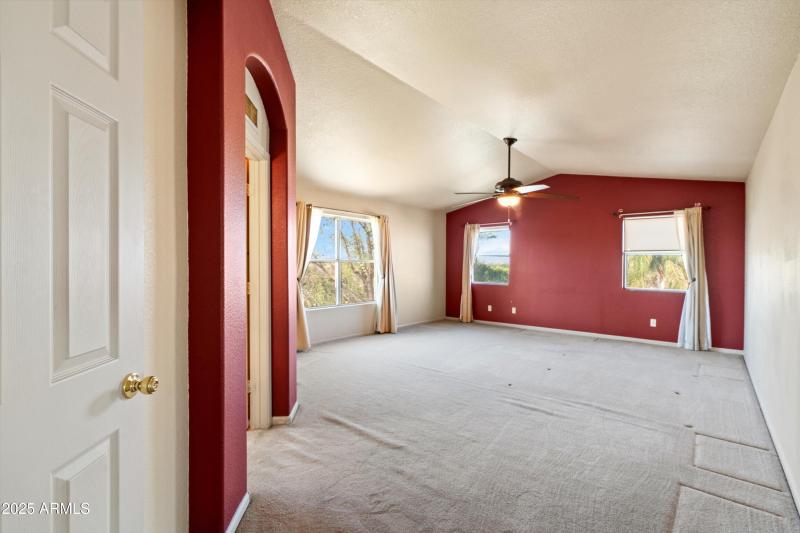 18-Primary Bedroom