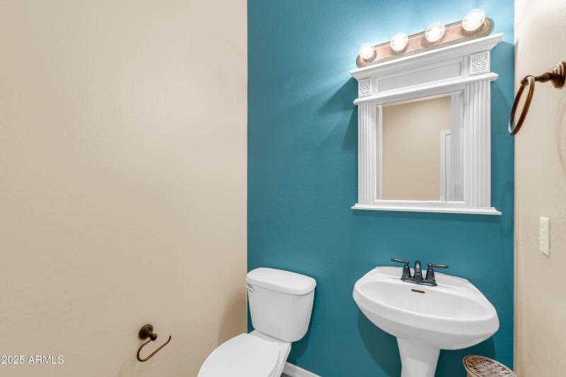 3443 S California St-37