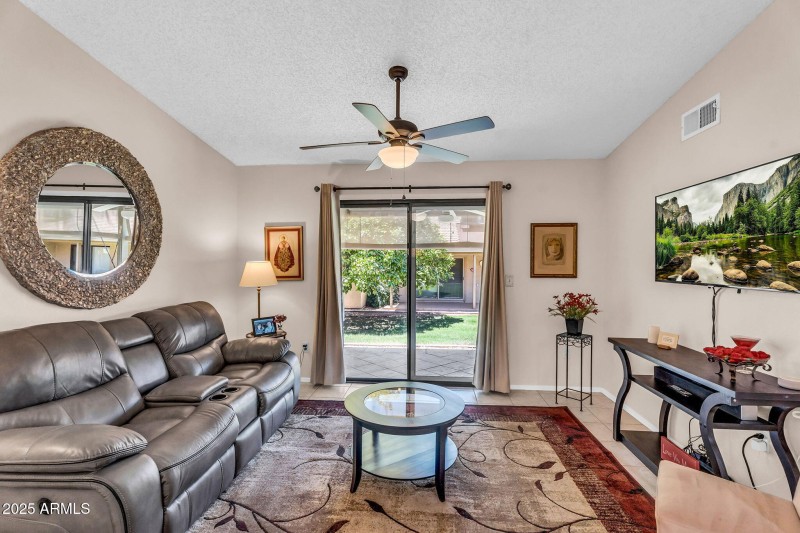 7-web-or-mls-Greenfield-07