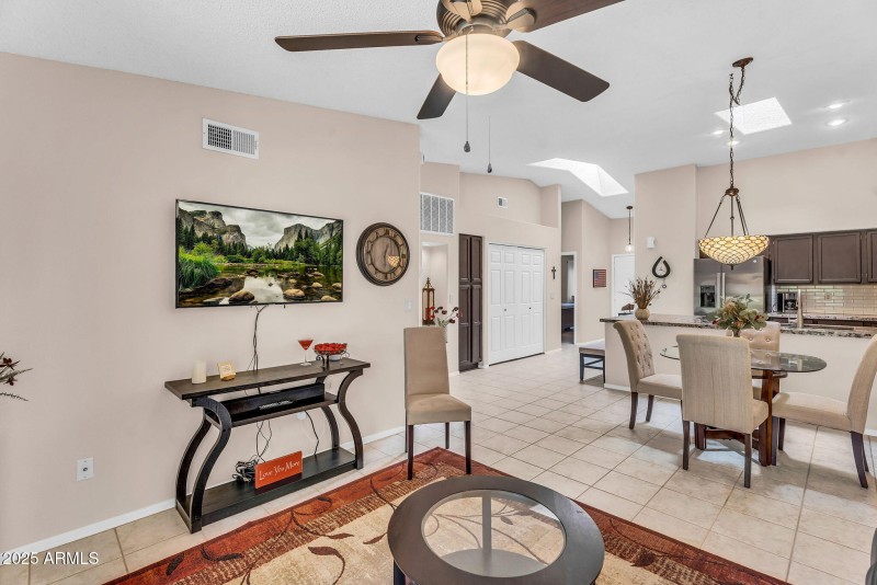 9-web-or-mls-Greenfield-09