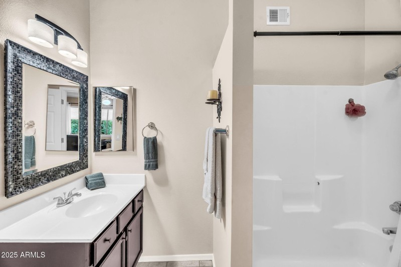24-web-or-mls-Greenfield-24