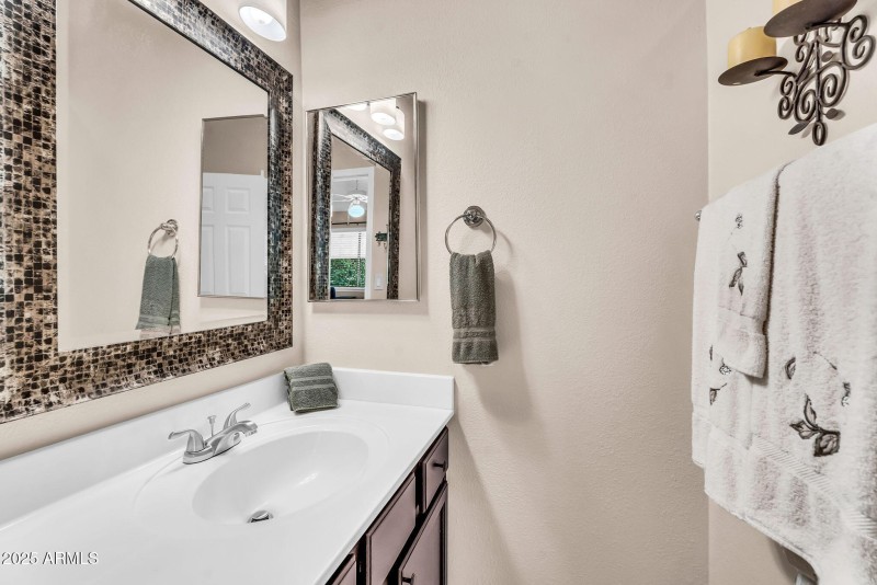 25-web-or-mls-Greenfield-25