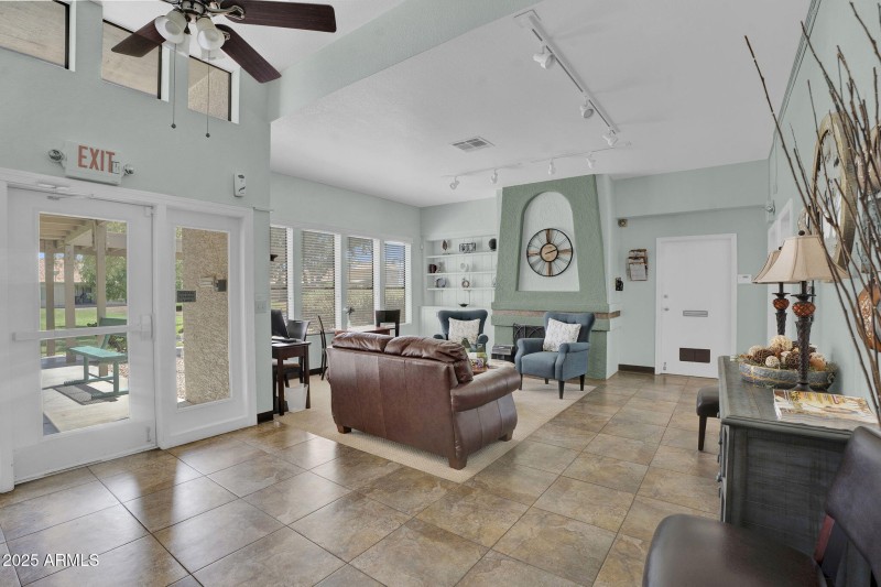 75-web-or-mls-GreenfieldNeighborhood-10