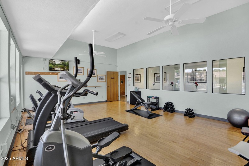 84-web-or-mls-GreenfieldNeighborhood-19